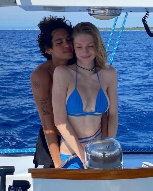 Hunter Schafer reveals Dominic Fike cheated on her, which she found out by going through his phone 💔