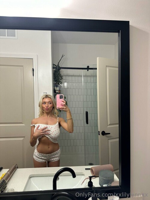 xxsarabrooksxx | sarabrooks444 | xxlilylynnxx Nude Leaked Onlyfans Photo xxsarabrooksxx | sarabrooks444 | xxlilylynnxx Nude Leaked Onlyfans Photo