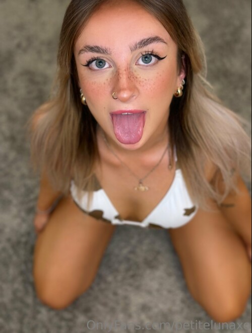 petitelunaxo | lilywright Nude Leaked Onlyfans Photo