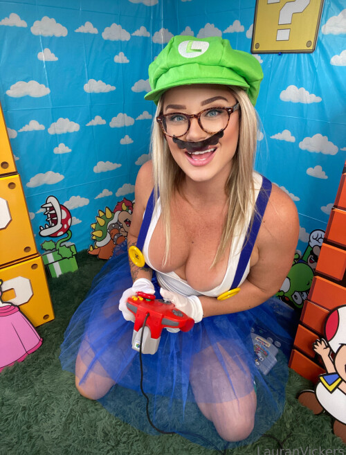 Lauran Vickers - lauranvickers Nude Leaked Onlyfans Photo Lauran Vickers - lauranvickers Nude Leaked Onlyfans Photo