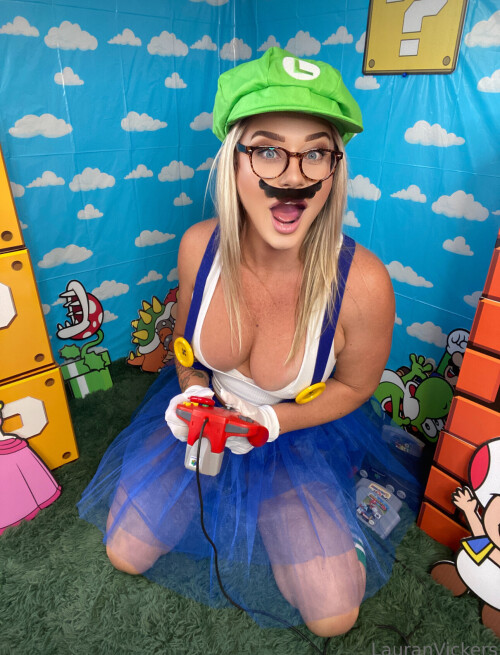 Lauran Vickers - lauranvickers Nude Leaked Onlyfans Photo Lauran Vickers - lauranvickers Nude Leaked Onlyfans Photo