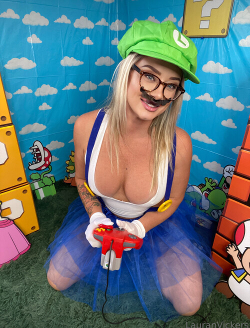 Lauran Vickers - lauranvickers Nude Leaked Onlyfans Photo Lauran Vickers - lauranvickers Nude Leaked Onlyfans Photo