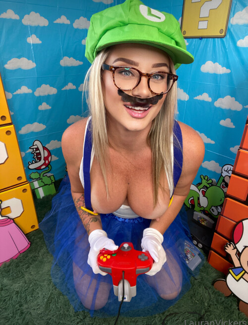 Lauran Vickers - lauranvickers Nude Leaked Onlyfans Photo Lauran Vickers - lauranvickers Nude Leaked Onlyfans Photo