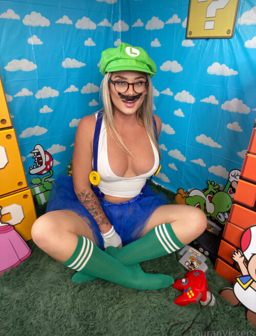 Lauran Vickers - lauranvickers Nude Leaked Onlyfans Photo Lauran Vickers - lauranvickers Nude Leaked Onlyfans Photo