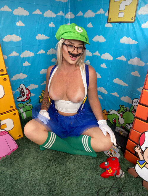 Lauran Vickers - lauranvickers Nude Leaked Onlyfans Photo Lauran Vickers - lauranvickers Nude Leaked Onlyfans Photo