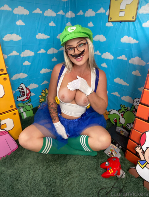Lauran Vickers - lauranvickers Nude Leaked Onlyfans Photo Lauran Vickers - lauranvickers Nude Leaked Onlyfans Photo