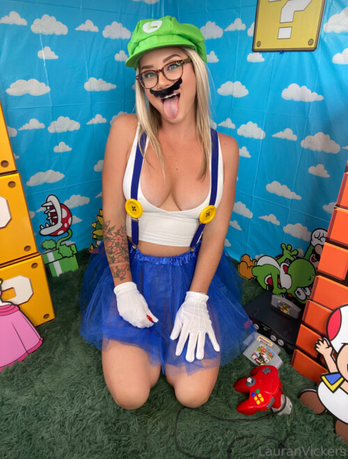Lauran Vickers - lauranvickers Nude Leaked Onlyfans Photo Lauran Vickers - lauranvickers Nude Leaked Onlyfans Photo