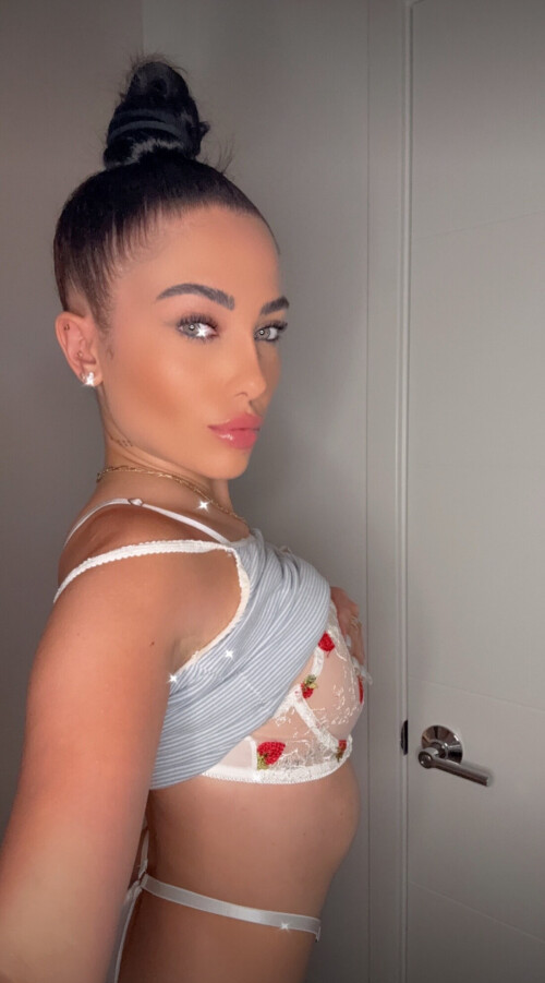 Gigi Papasavvas Nude Leaked Onlyfans Photo Gigi Papasavvas Nude Leaked Onlyfans Photo
