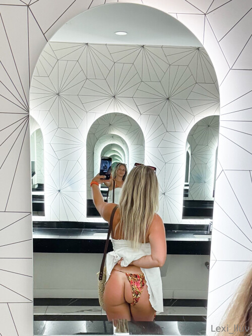 Lexi_Luv Nude Leaked Onlyfans Photo Lexi_Luv Nude Leaked Onlyfans Photo
