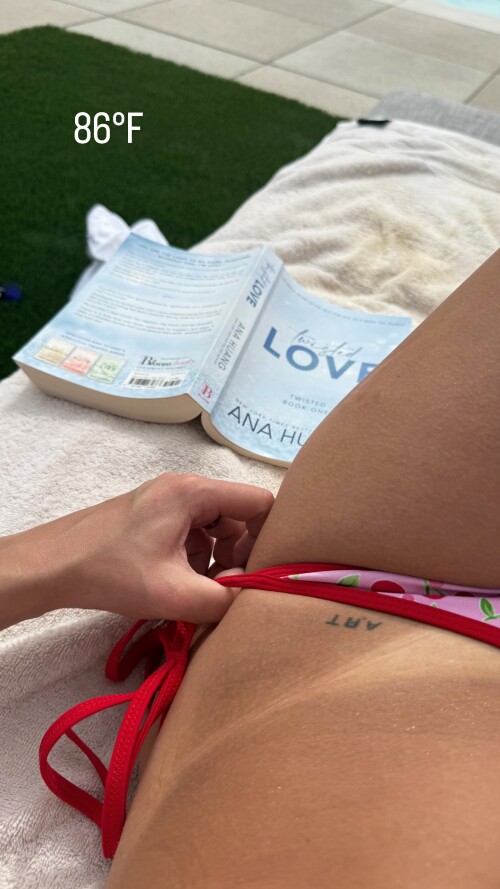 Gigi Papasavvas Nude Leaked Onlyfans Photo Gigi Papasavvas Nude Leaked Onlyfans Photo