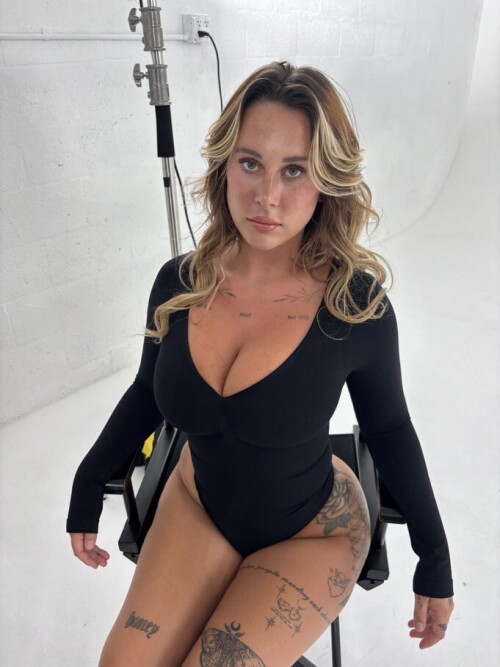 Logan Reese / Logan Valerie Nude Leaked Onlyfans Photo Logan Reese / Logan Valerie Nude Leaked Onlyfans Photo