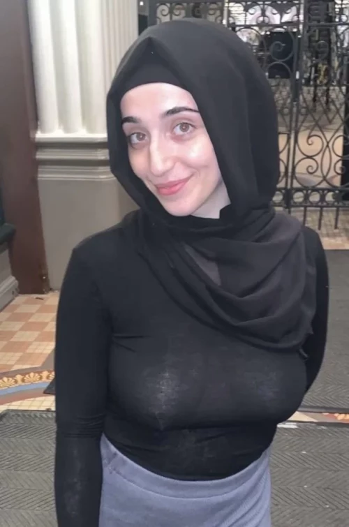 JFZOCGQFKUM35_whats-her-name-hijabi-muslim27b514c47110b24f.webp