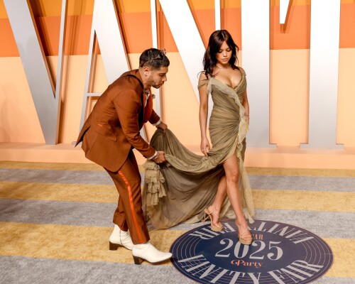 Jenna-Ortega-6e2811a35eab01b59.md.jpg