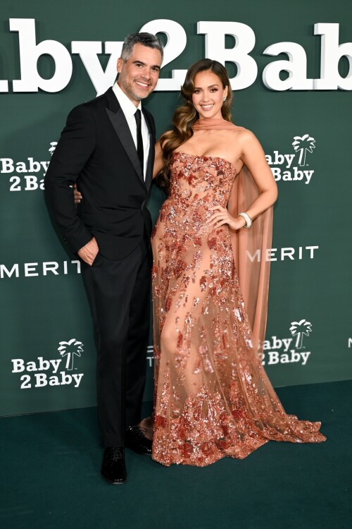 Jessica_Alba_at_2024_Baby2Baby_Gala_in_Los_Angeles_11-09-2024__54_bda488eefaf2a873.jpg