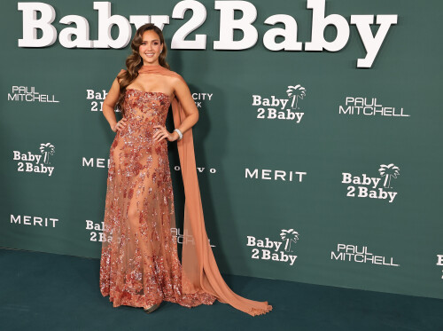 Jessica_Alba_at_2024_Baby2Baby_Gala_in_Los_Angeles_11-09-2024__66_d9f2f921007d95f7.jpg