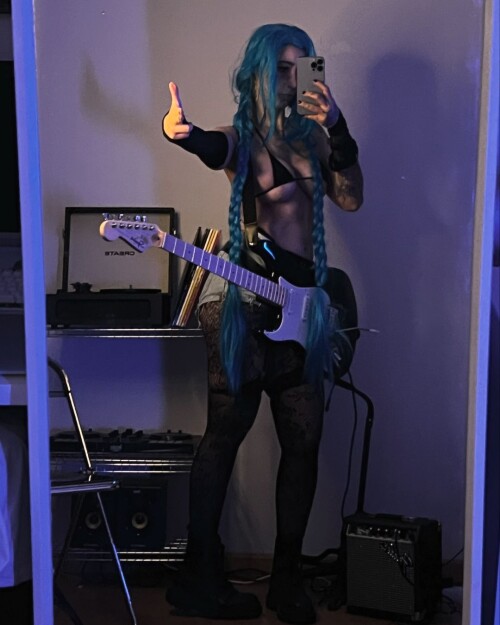 Jinx-x-_alfyrise-_._._._._._._.__arcane-_jinx-_jinxcosplay-_leagueoflegendsJPG_13c15b6b7a6b0d486.jpg