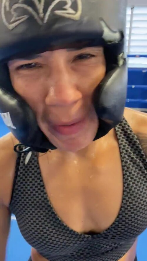 Just-did-my-last-10rd-sparring-session.-Felt-good---frame-at-0m0su784f52d6891fe192.jpg