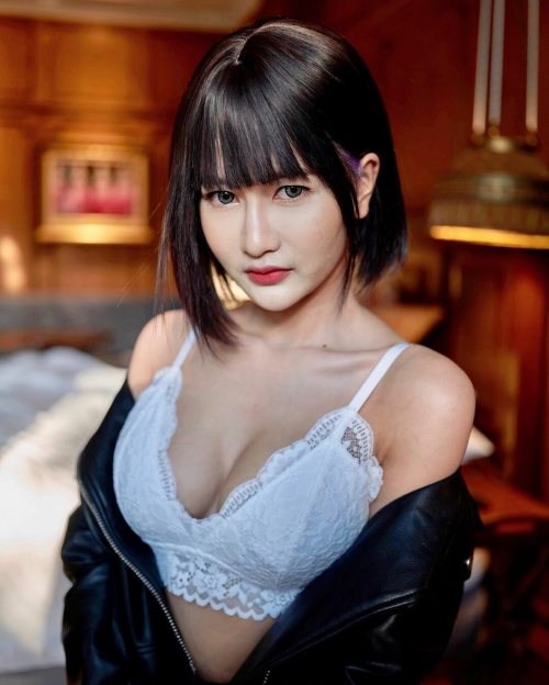 Kameaam---Sexy-Shorthair-7ed0a1f00b7c5a4ab.md.png