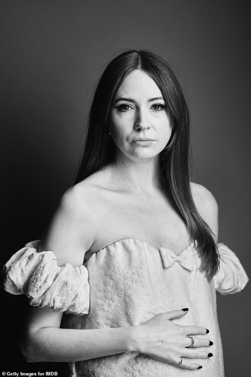 Karen-Gillan-1eb1522ad410a0cbd.jpg