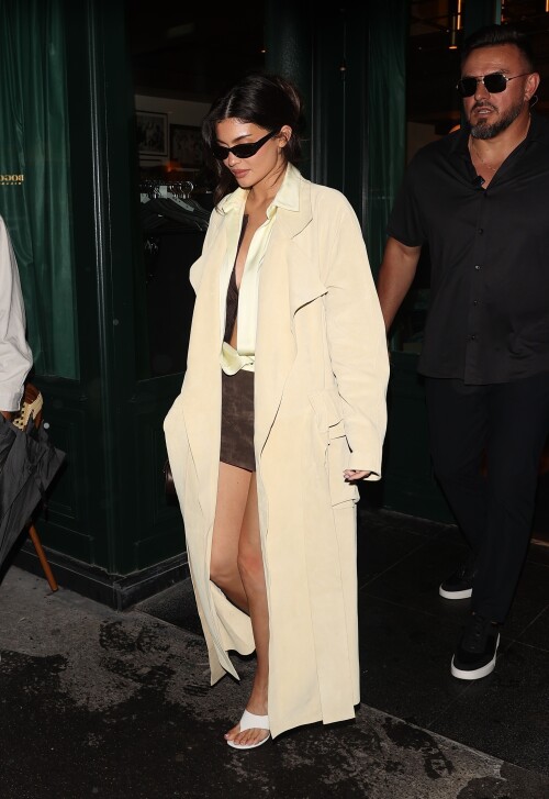 Kylie Jenner Arrives at Zeffirino Restaurant in Paris 09 26 2024 15 