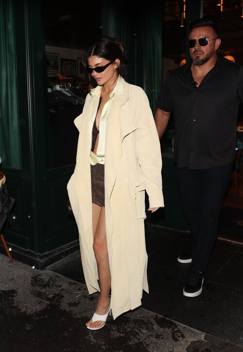 Kylie Jenner Arrives at Zeffirino Restaurant in Paris 09 26 2024 23 