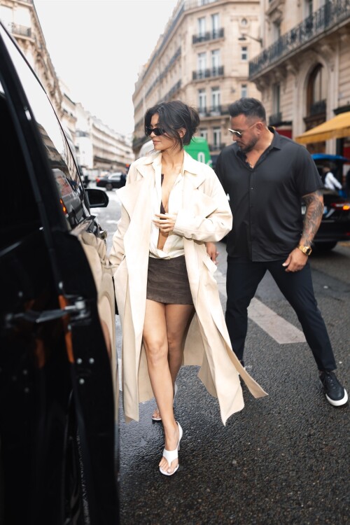 Kylie Jenner Arrives at Zeffirino Restaurant in Paris 09 26 2024 24 