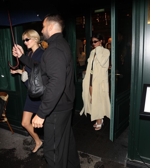 Kylie Jenner Arrives at Zeffirino Restaurant in Paris 09 26 2024 4 