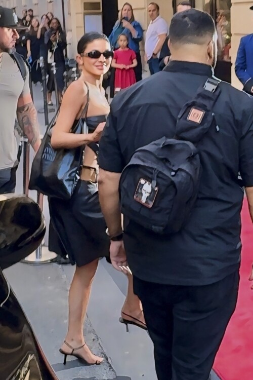 Kylie Jenner Arrives at her Paris hotel during Fashion Week 06 23 2024 5 