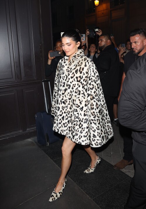 Kylie Jenner heading to dinner in Paris 06 23 2024 6 