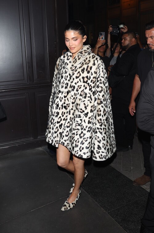 Kylie Jenner heading to dinner in Paris 06 23 2024 8 