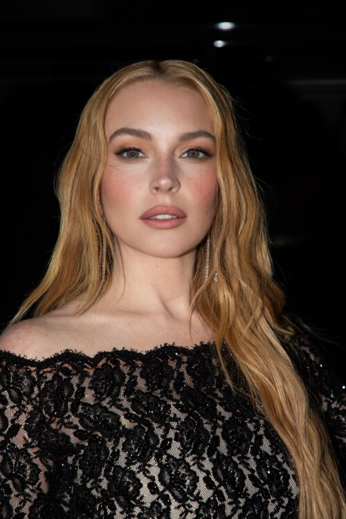 LindsayLohan-9cfa4361aee47bc3b.jpg