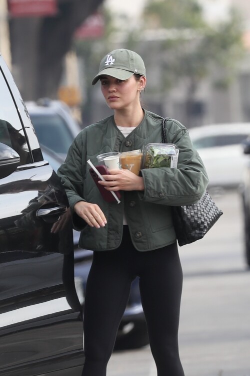 Lucy_Hale_Out_in_in_Los_Angeles_01-20-2025__8_a18665c089dc55df.jpg