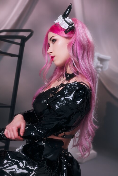 Maid_024ec90e03c3af4c62713a5efd7272031b8.jpg