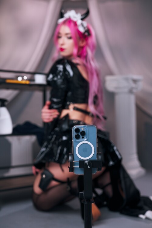 Maid_0304ed32f56ad0e39e4d0f2b97a79874bae.jpg