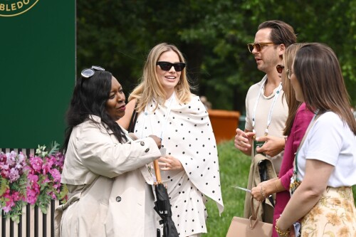 Margot_Robbie_at_Wimbledon_in_London_07-12-2024__45_cff7b180cd986973.md.jpg