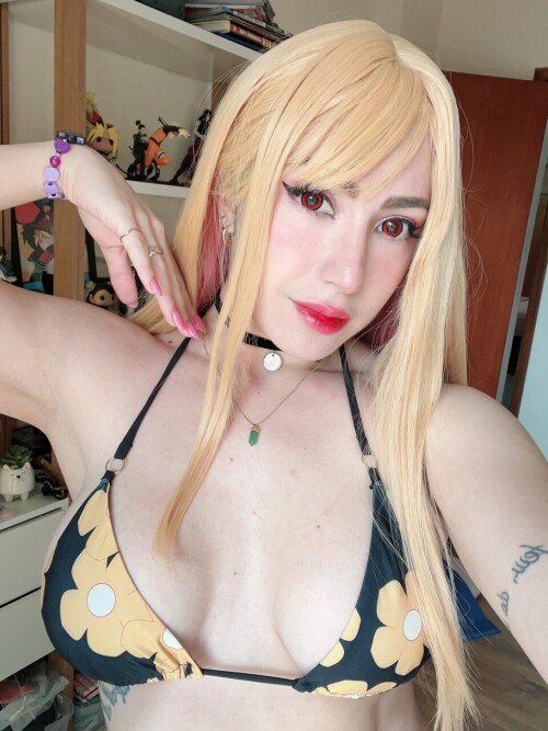 Marin_pt_2_-_Bikini_.t__17c376967c11b42042.jpg
