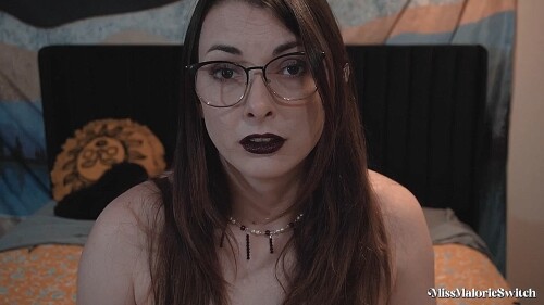 Miss-Malorie-Switch---The-Vampire-Daughter.mp4_snapshot_06.23.149c0c3a7b8b99af153.jpg