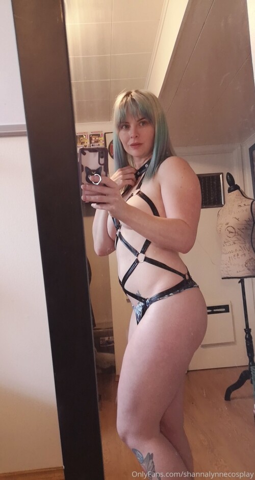 NSFW-Looks-like-a-Do-s-cosplay-is-in-order-Heres-17-selfies-of-me-trying-on-a-super-strappy-suit_00043aaeb48a5a1bfab8.md.jpg