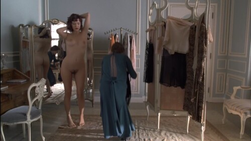 Paz-de-la-Huerta-Topless-Broadwalk-Empire-HD.mpg_snapshot_00.07_2013.07.12_21.24.231a8fc144bb045923.jpg