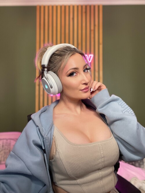 Holly Wolf Nude Leaked Onlyfans Photo Holly Wolf Nude Leaked Onlyfans Photo