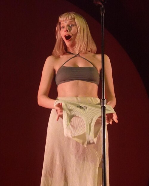 Photo-by-Aurora-Mexico--on-March-16-2024.-May-be-an-image-of-1-person-microphone-underwear-and-concert.2135c79f59fe73f2.jpg