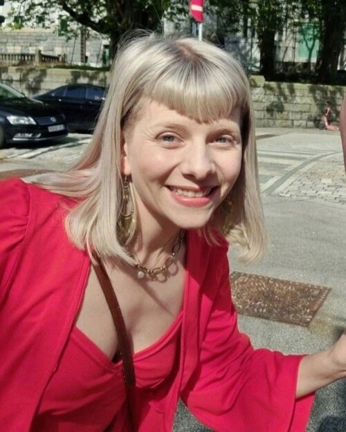 Photo-by-eliska--on-May-03-2024.-May-be-a-selfie-of-1-person-blonde-hair-bangs-and-necklace.2a8be8324061f6c7.jpg