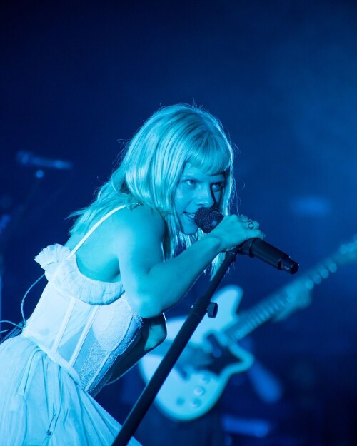 Photo-shared-by-Tiqfun.-on-November-04-2024-tagging-audcitibanamex-ocesa-auroramusic-elpatozurita-apodacagroup-and-pzuritaphotography.-May-be-an-image-of-1-person-and-concert.2ee912cd6bc74304.jpg