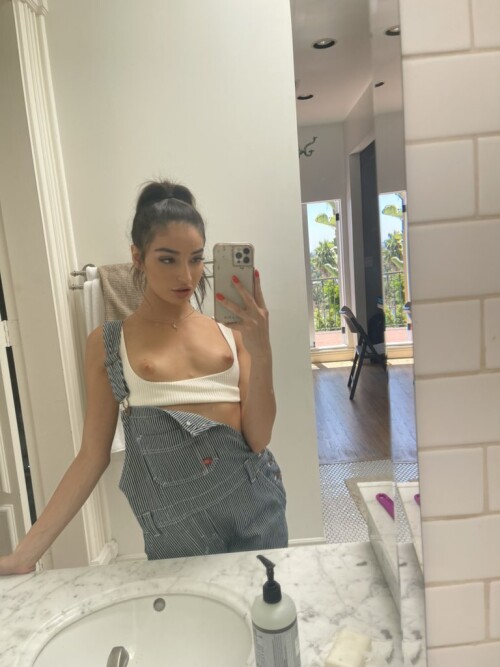 Emily Willis Nude Leaked Onlyfans Photo Emily Willis Nude Leaked Onlyfans Photo