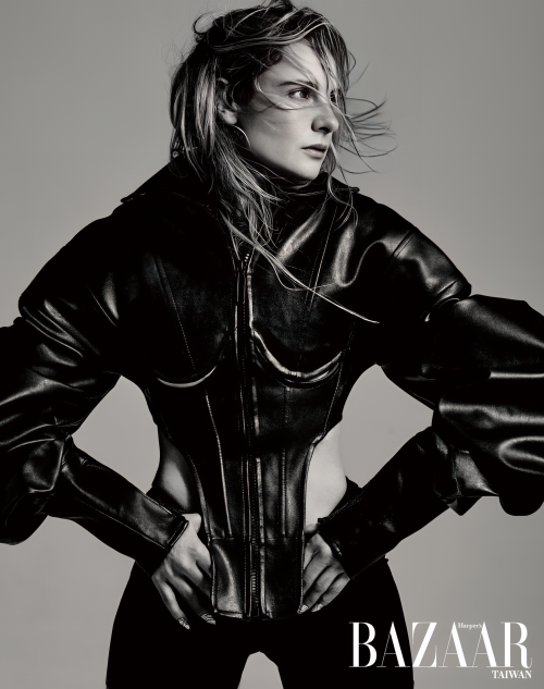 Rebecca-Ferguson-photographed-by-Bartek-Szmigulski-for-Harpers-Bazaar-Taiwan-Feb-2025-Issue-6b4496bd180ae61f3.png