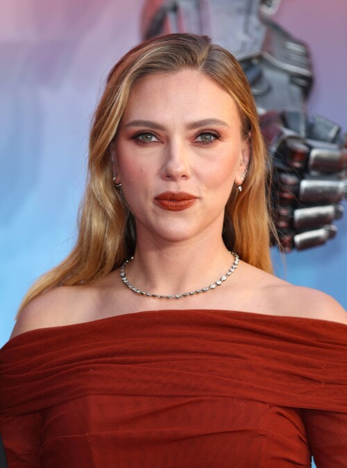 ScarlettJohansson-17ed048b06e51ef20.jpg