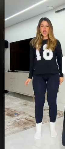 Screenshot-2024-11-03-at-08-59-33-Luara-luara-Oficial-TikTok6dcce23e8f7e3a0b.png