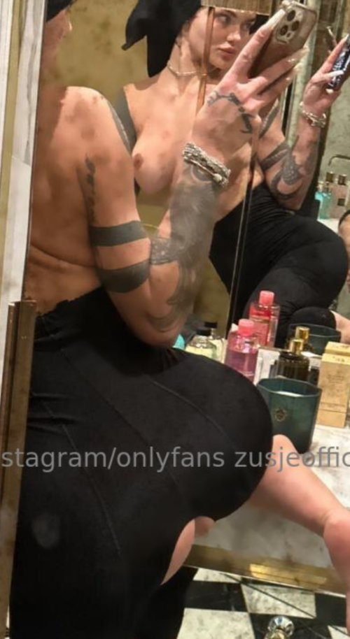 Zusje Nude Leaked Onlyfans Photo Zusje Nude Leaked Onlyfans Photo