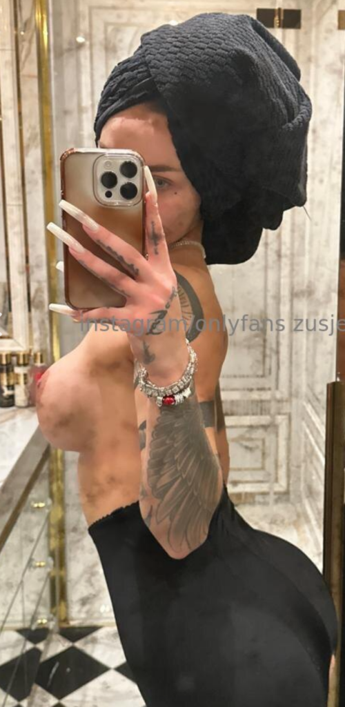 Zusje Nude Leaked Onlyfans Photo Zusje Nude Leaked Onlyfans Photo