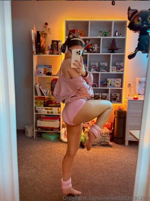 yukiszwaczka / vanessaszwaczka Nude Leaked Onlyfans Photo yukiszwaczka / vanessaszwaczka Nude Leaked Onlyfans Photo